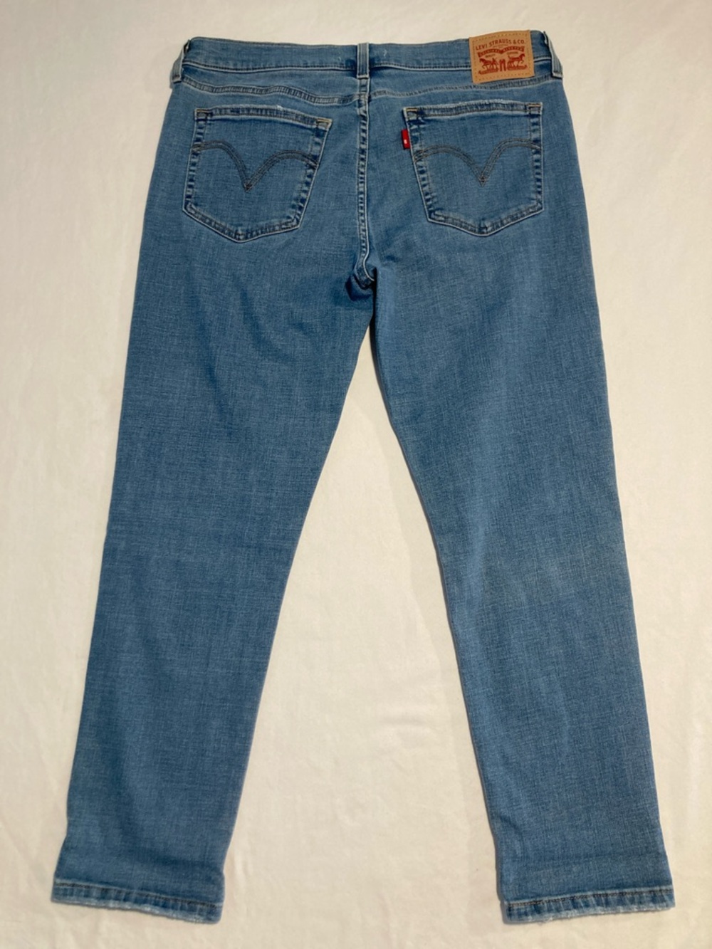 Levi Strauss Classic Mid Wash Blue Denim Jeans (Item No. R21)